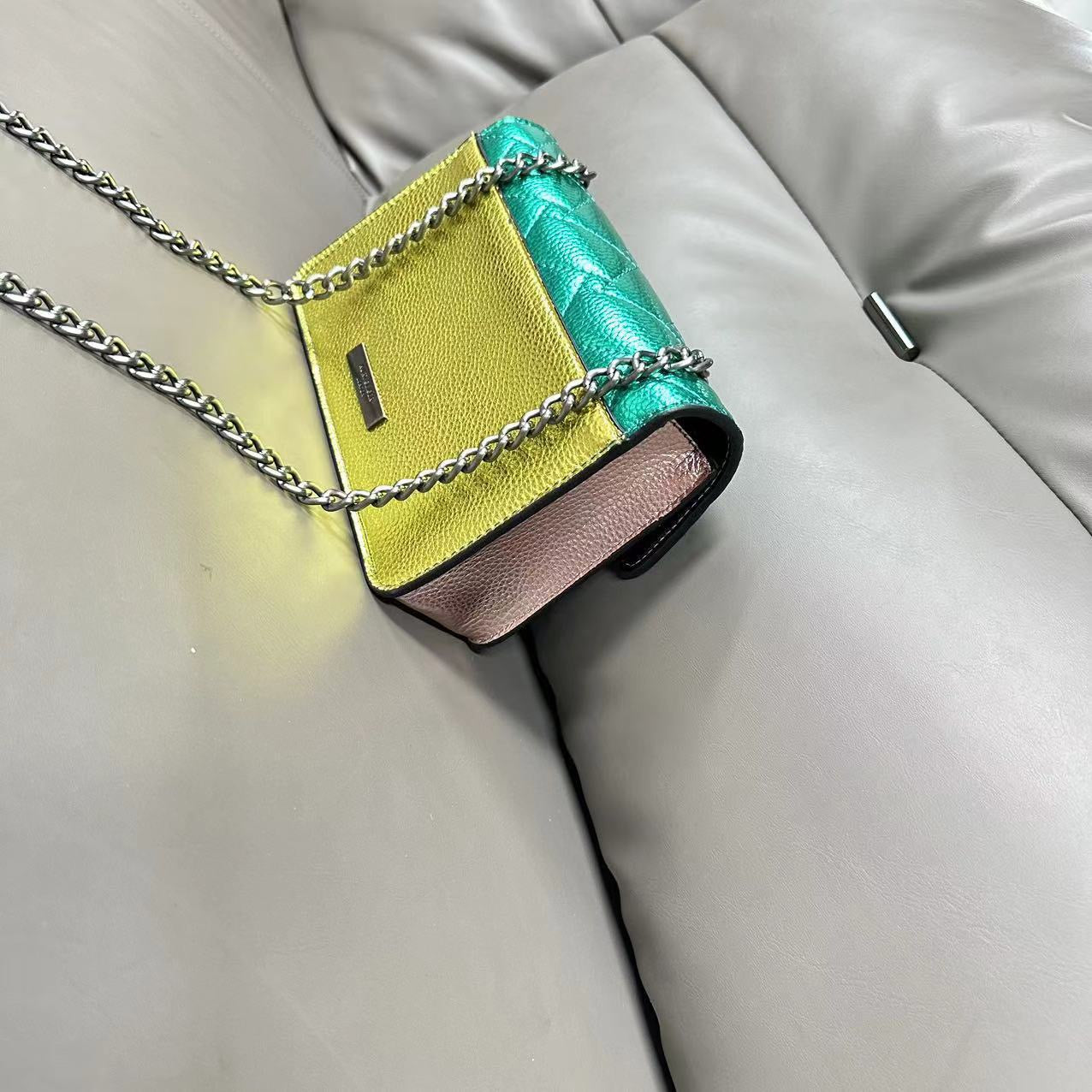 Kurt sling bag