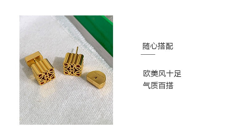 Women statement earrings